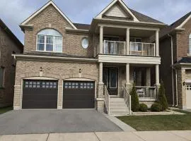 Cozy & Spacious 2-Bedroom Basement Suite