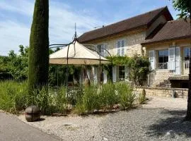 Maison de charme au cœur du vignoble du Jura - Calme & Nature