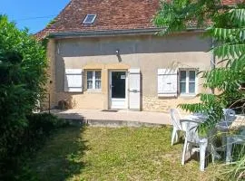 La Source in Romay, 8 people, 2 minutes from Paray