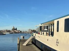 Hotelboat Iris