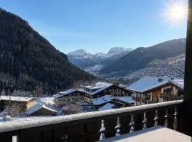 Appartement 6 pers - vue panoramique - centre et pistes à pied