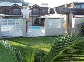 Beachfront house right on the sand praia São Miguel, Penha SC
