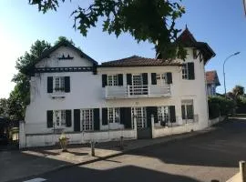 La Maison du Ruisseau - spacieuse, grand parc