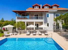 Daisy Villa