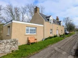 2-Bed Country Cottage Sleeps 5 & Pet Friendly