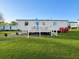 Homely Caravan With Side Decking At Valley Farm, Essex Ref 46286V