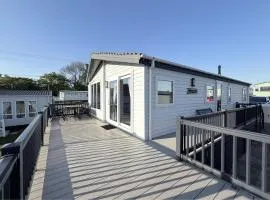 Stunning 5 Berth Lodge With Decking At Valley Farm Holiday Park Ref 46297Bv