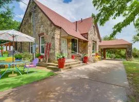 1 Mi to Sheppard AFB! 'Treetop Manor' w/ Patio