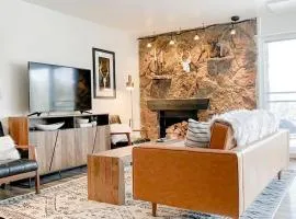 Modern Mountainside Chalet