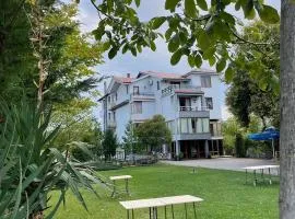 Lake view Apartments DEA