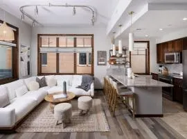 Apres Chic at Howelson Place