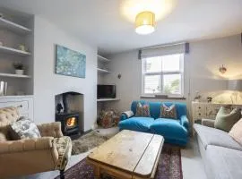 Charming 3-Bedroom Home with Cosy Log Burner