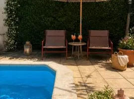 Maison avec piscine en ville