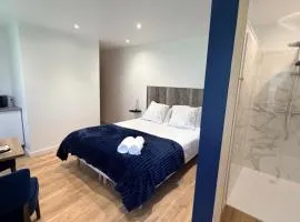 Aux Charmes - Suites spacieuses Cote d'Opale avec frigo & micro-ondes