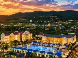 Golden Lagoon Swimming pool & Guesthouseas