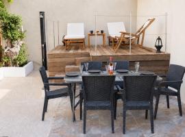 9-4 Private Houses: İstanköy'de bir otel
