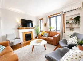 MTLVacationrentals-The MTLVR Kisses