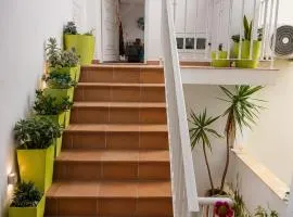 Algarve, Carvoeiro centre-ville, Récent appartement en duplex pour 5 personnes