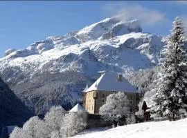 Luxury Chalet at the Foot of the Dolomites by the Castle