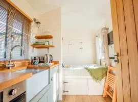 Hazel Boutique Shepherds Hut Cotswolds