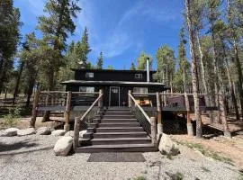 Mountain Cabin wHot Tub & Washer Dryer
