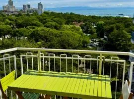 Apartment with stunning sea view - Wi-Fi, free parking, large terrace and comfort