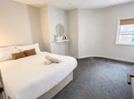 Central Liverpool 1-Bed Apartment, Ideal for Business & City Stays