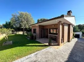 La Casita en Maello - chalet privado con piscina, barbacoa y chimenea