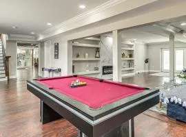 Game Room, Private Yard! Temple Hills Family Home