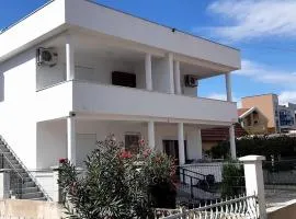 Apartment Leana