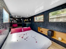 Love Room sur l'eau & Rooftop