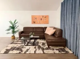 Las Vegas Oasis 4BR Home Pool BBQ & Entertainment - Family Fun