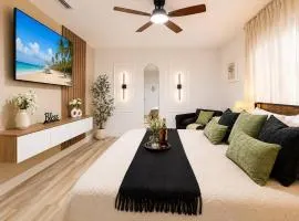 Modern Suite King Bed Free Parking