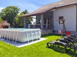 3 Bedroom Awesome Home In Gospic