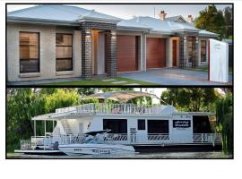 Renmark River Villas and Boats & Bedzzz、レンマークのホテル