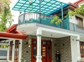 Airport Breeze Luxury Villa