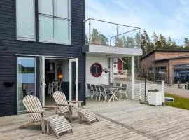 Cozy Home In Brommösund With Lake View