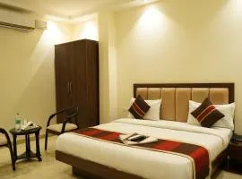 Hotel Laxmi high - Laxmi Nagar Gate 5