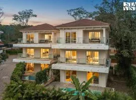 StayVista at Casa Aura with Lawn, Pool