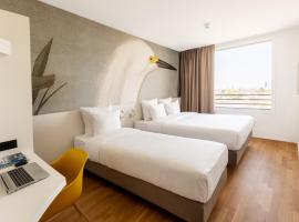 B&B HOTEL Basel, hotel di Basel