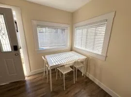 Toronto Guesthouse- 10 Min FIFA Stadium, Walk to Subway, Free Parking