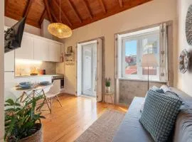 BmyGuest - Almada Loft Apartment