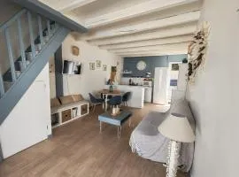 Charming house with private garden, ideal couple