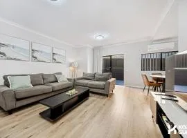 KozyGuru | Penrith | Spacious Ground Floor Gem
