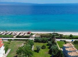 Villa Sonora - Beachfront, Amazing Garden, Panoramic Sea View, hotel u Polihronou