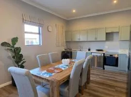 4 Polo Suite Gowrie Village