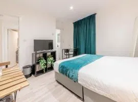 Central - Stay 2 - Paid Parking - Near Transport