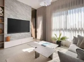 2BR Balcony High Floor - Dizengoff Square View - MAMAD D80