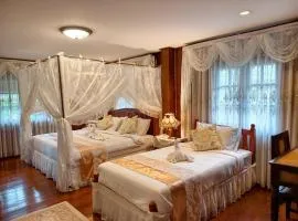 The Niceprirom Lace House