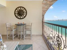 Scenic Luxury Gorgeous Ocean Front Condo